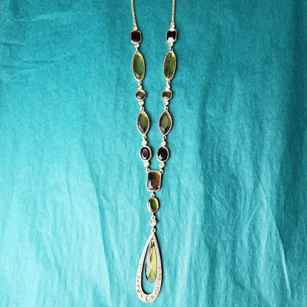 2/20$ Liz and Co pendant necklace